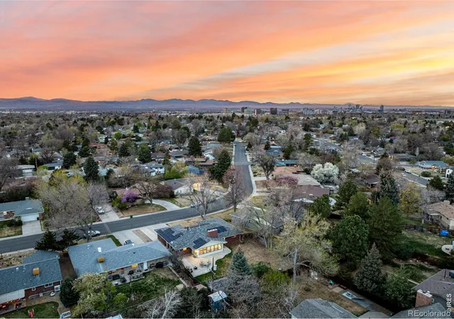 2nd image of 2540 S Jasmine St, Denver, CO 80222 | MLS# IR1064415