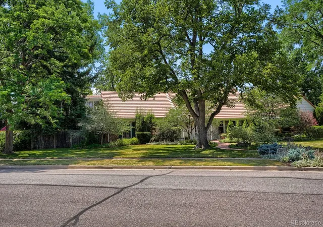 Photo 3 of Mansion for sale at 5522 W Lakeridge Rd, Lakewood, CO 80227 | MLS# 4799269 | Listing updated on 2026-10-03