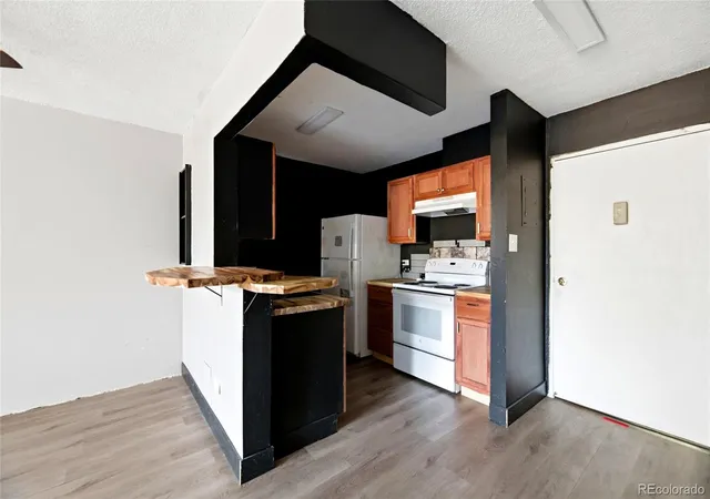 Photo 4 of Sale Pending at 2231 S Vaughn Way #111B, Aurora, CO 80014 | MLS# 8983751 | Listing updated on 2026-08-29