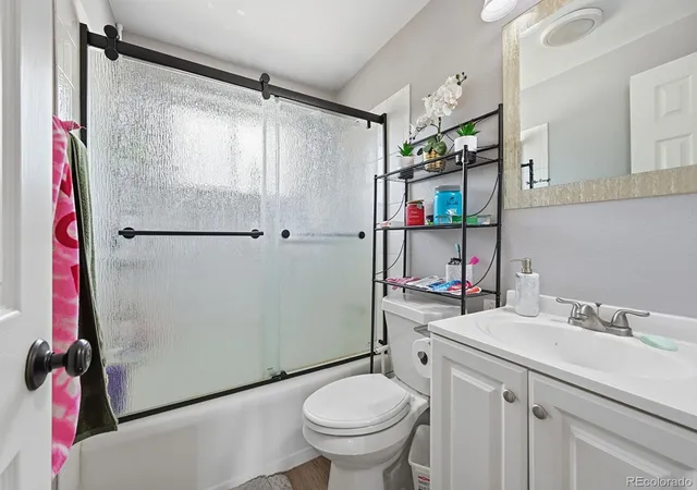 Photo 3 of Single family home for sale at 556 Elmira St, Aurora, CO 80010 | MLS# 8635548 | Listing updated on 2026-08-26