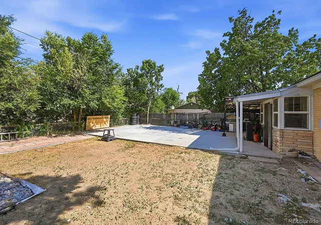 Photo 27 of Single family home for sale at 556 Elmira St, Aurora, CO 80010 | MLS# 8635548 | Listing updated on 2026-08-26