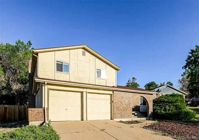 Photo 2 of Single family home for sale at 8239 Quay Dr, Arvada, CO 80003 | MLS# 6176197 | Listing updated on 2026-08-31