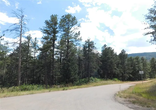 2nd image of 8169 Bannock Dr, Larkspur, CO 80118 | MLS# 3073385