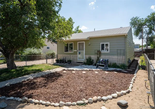 2nd image of 7811 Olive St, Commerce City, CO 80022 | MLS# 7532576