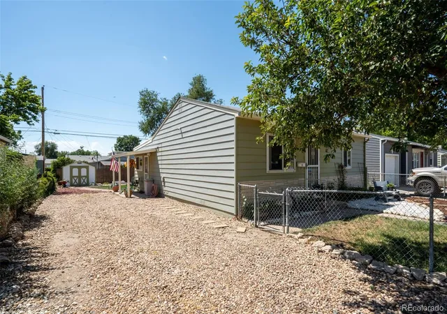 3rd image of 7811 Olive St, Commerce City, CO 80022 | MLS# 7532576