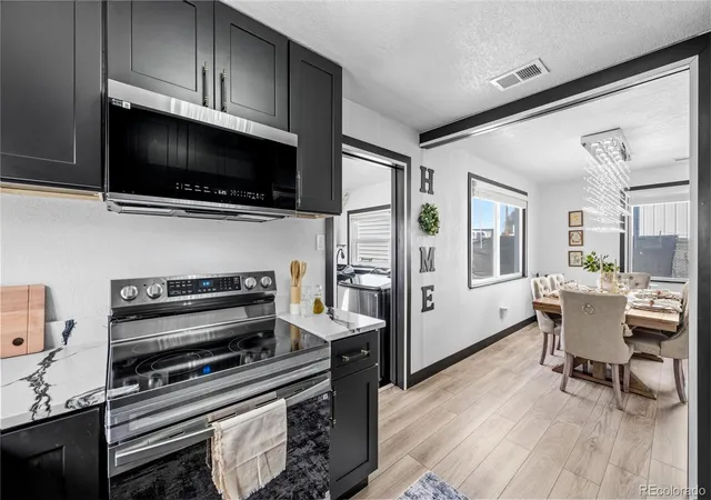 4th image of 1467 N Main St, Strasburg, CO 80136 | MLS# 1761458