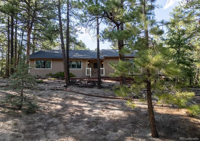 3rd image of 545 Tenderfoot Dr, Larkspur, CO 80118 | MLS# 3434507