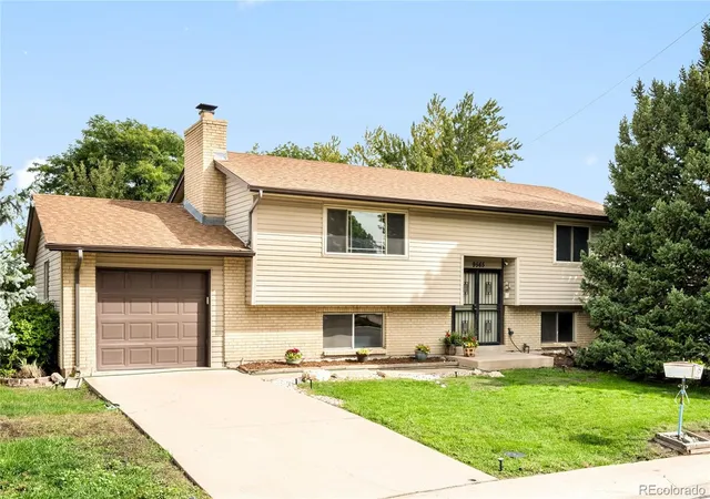 Photo 1 of Single family home for sale at 9565 W Dakota Ave, Lakewood, CO 80226 | MLS# 5046644 | Listing updated on 2026-09-29