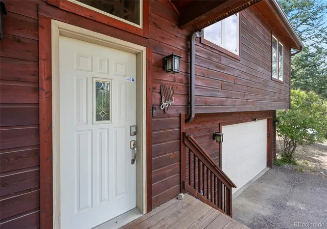 Photo 4 of Single family home for sale at 988 Elk Valley Dr, Evergreen, CO 80439 | MLS# 9675080 | Listing updated on 2026-10-01