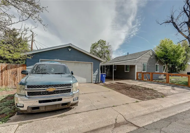 Photo 21 of Single family home for sale at 705 Newark St, Aurora, CO 80010 | MLS# 7624545 | Listing updated on 2026-08-30