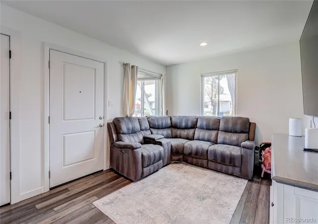 Photo 4 of Single family home for sale at 705 Newark St, Aurora, CO 80010 | MLS# 7624545 | Listing updated on 2026-08-30