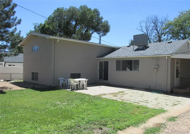 Photo 3 of Single family home for sale at 1620 Zuni Rd, Pueblo, CO 81001 | MLS# 5833466 | Listing updated on 2026-10-08