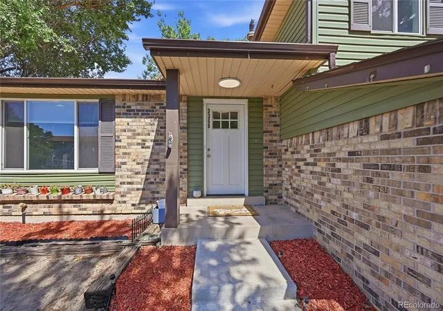 Photo 2 of Single family home for sale at 3368 S Elkhart St, Aurora, CO 80014 | MLS# 8061055 | Listing updated on 2026-08-13