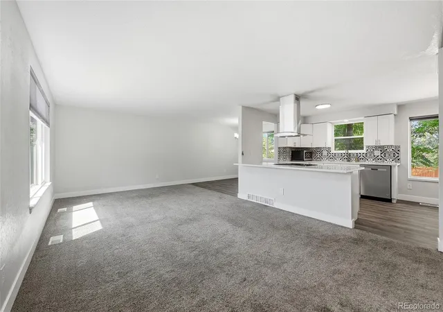 Photo 4 of Single family home for sale at 3368 S Elkhart St, Aurora, CO 80014 | MLS# 8061055 | Listing updated on 2026-08-13