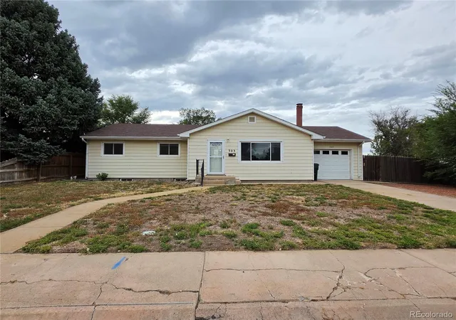 Photo 1 of Single family home for sale at 303 Belmont Pl, Fort Morgan, CO 80701 | MLS# 6902797 | Listing updated on 2026-10-08