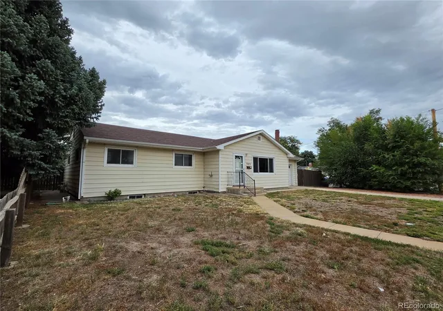 Photo 2 of Single family home for sale at 303 Belmont Pl, Fort Morgan, CO 80701 | MLS# 6902797 | Listing updated on 2026-10-08