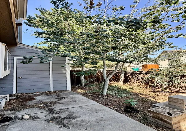 2nd image of 16923 E Whitaker Dr, Aurora, CO 80015