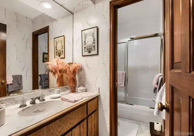 Photo 4 of Townhouse for sale at 4255 S Olive St #8, Denver, CO 80237 | MLS# 6121244 | Listing updated on 2026-10-15