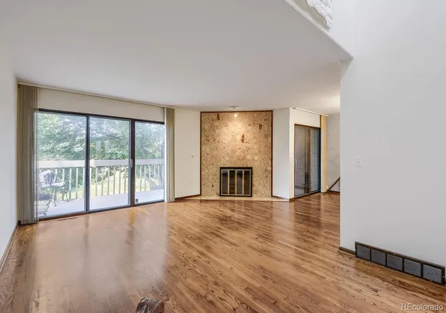 Photo 3 of Townhouse for sale at 4255 S Olive St #8, Denver, CO 80237 | MLS# 6121244 | Listing updated on 2026-10-15