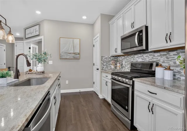 Photo 3 of Single family home for sale at 7639 S Zante Ct, Aurora, CO 80016 | MLS# 4279715 | Listing updated on 2026-09-21