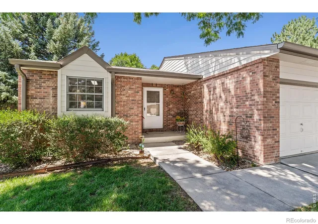 Photo 3 of Townhouse for sale at 720 Arbor Ave #27, Fort Collins, CO 80526 | MLS# IR1064598 | Listing updated on 2026-10-21
