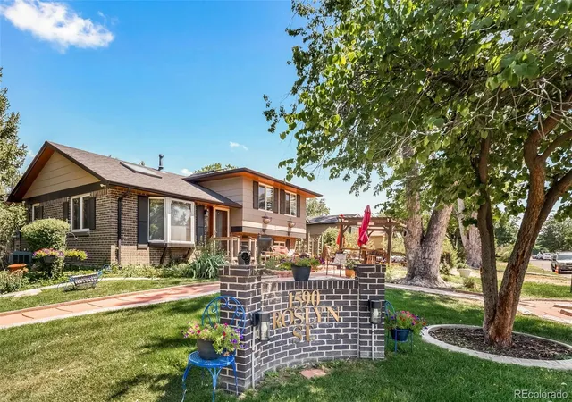 Photo 2 of Single family home for sale at 1590 Roslyn St, Denver, CO 80220 | MLS# 2770695 | Listing updated on 2026-09-13