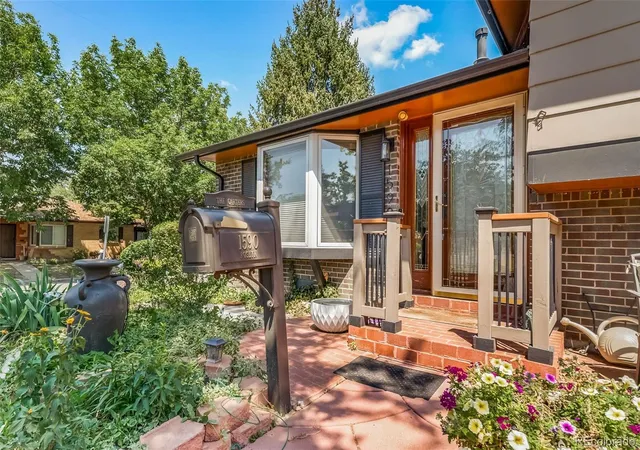 Photo 4 of Single family home for sale at 1590 Roslyn St, Denver, CO 80220 | MLS# 2770695 | Listing updated on 2026-09-13