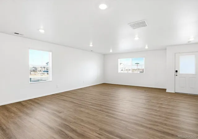 Photo 3 of Townhouse for sale at 21229 East 65th Ave, Aurora, CO 80019 | MLS# 8925130 | Listing updated on 2026-10-27
