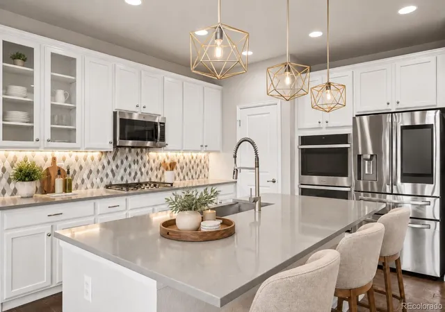 Photo 3 of Single family home for sale at 6687 W Jewell Pl, Lakewood, CO 80227 | MLS# 6629858 | Listing updated on 2026-10-09