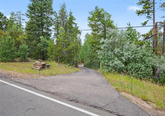 Photo 3 of Single family home for sale at 10605 Crystal Dr, Morrison, CO 80465 | MLS# 6910778 | Listing updated on 2026-08-29