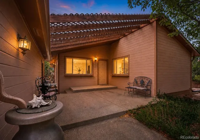 Photo 1 of Sale Pending at 405 E Sutton Cir, Lafayette, CO 80026 | MLS# 7472951 | Listing updated on 2026-08-03