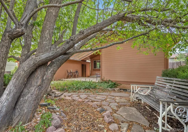 Photo 3 of Sale Pending at 405 E Sutton Cir, Lafayette, CO 80026 | MLS# 7472951 | Listing updated on 2026-08-03