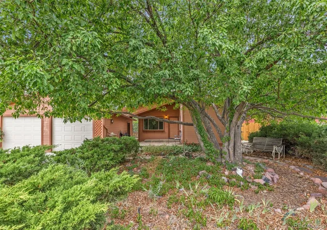 Photo 4 of Sale Pending at 405 E Sutton Cir, Lafayette, CO 80026 | MLS# 7472951 | Listing updated on 2026-08-03