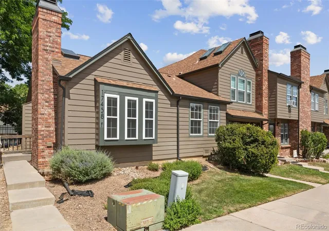 Listing Photo 3 - Condo for sale in building located at 17458 E Rice Cir, Aurora, CO 80015 - Unit #F