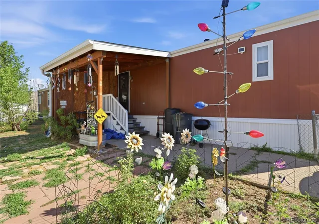 1st image of 1570 Sedalia Wy, Aurora, CO 80011 | MLS# 5766122