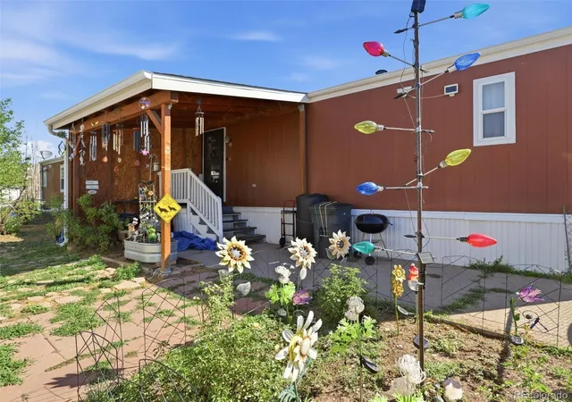 Manufactured home for sale at 1570 Sedalia Way, Aurora, CO 80011 | MLS# 5766122