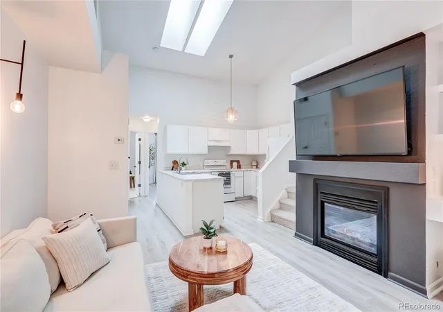 Listing Photo 4 - Condo for sale in building located at 2812 W Centennial Dr, Littleton, CO 80123 - Unit #D