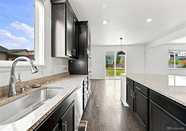 3rd image of 10790 Unity Pkwy, Commerce City, CO 80022 | MLS# 3946363