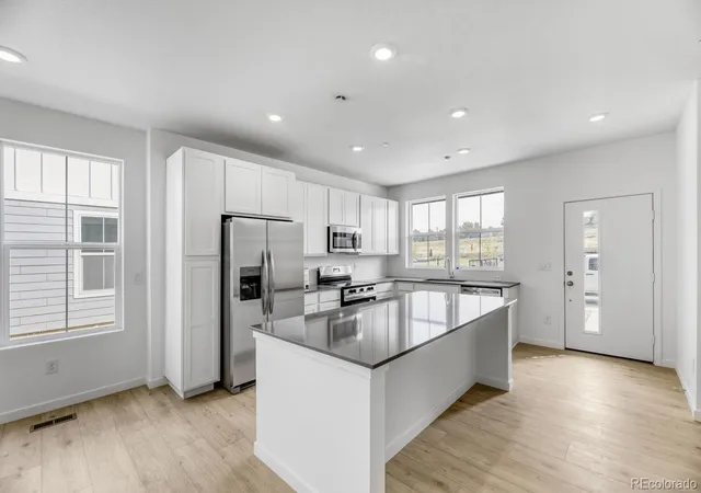 Photo 4 of Sale Pending at 7639 S Mobile Way, Aurora, CO 80016 | MLS# 5522020 | Listing updated on 2026-09-02