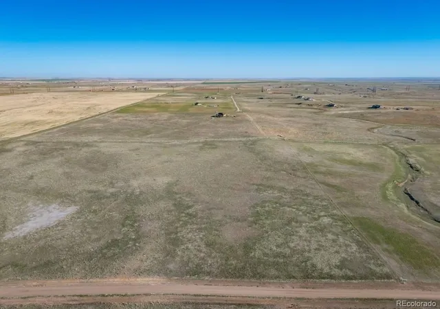 12th image of 58701 E Lake Pl, Strasburg, CO 80136 | MLS# 7573105
