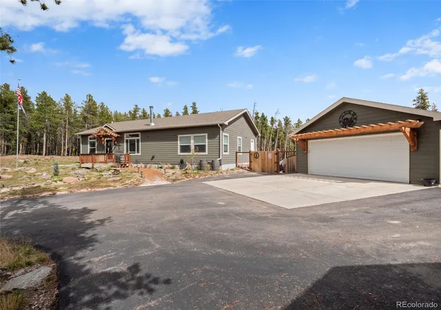Photo 1 of Single family home for sale at 74 Valley View Ln, Evergreen, CO 80439 | MLS# 5574086 | Listing updated on 2026-09-30