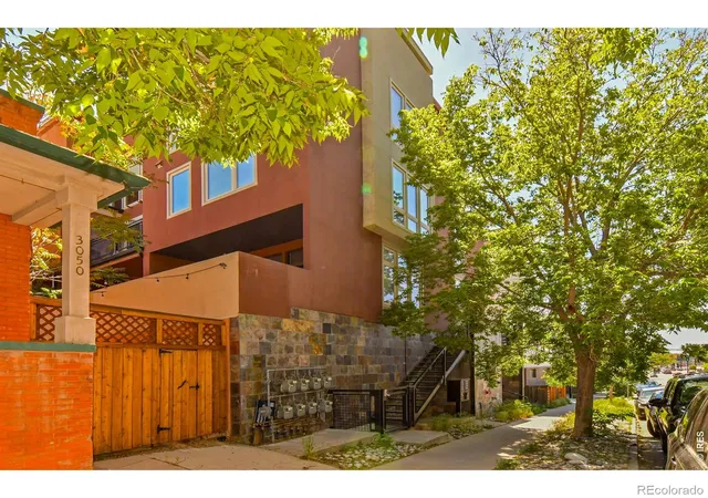 Photo 2 of Townhouse for sale at 3040 Zuni St #B, Denver, CO 80211 | MLS# IR1064665 | Listing updated on 2026-08-20