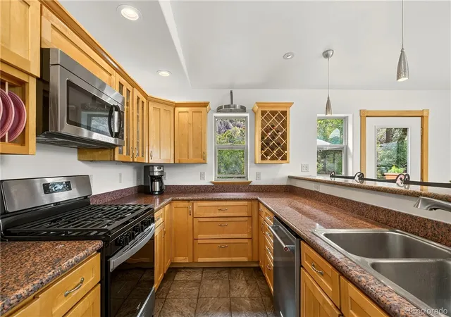 Photo 4 of Single family home for sale at 3650 Highway 82, Glenwood Springs, CO 81601 | MLS# 1733022 | Listing updated on 2026-08-04