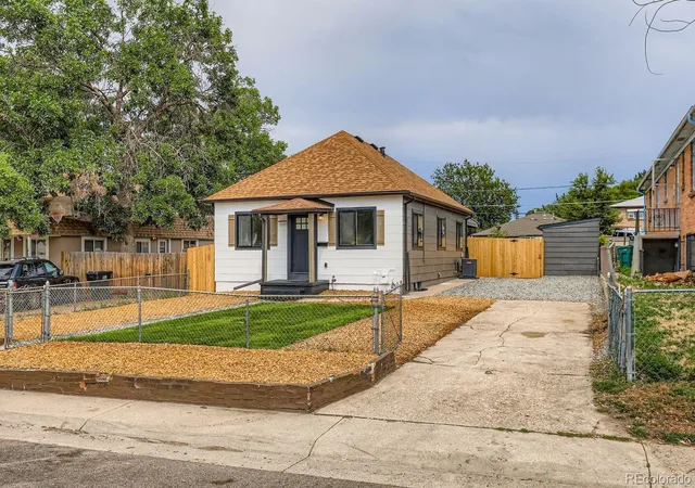 Photo 1 of Single family home for sale at 1450 Joliet St, Aurora, CO 80010 | MLS# 5962430 | Listing updated on 2026-08-18