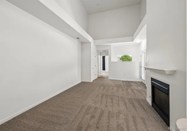 Listing Photo 4 - Condo for sale in building located at 18151 E Flora Pl, Aurora, CO 80013 - Unit #C