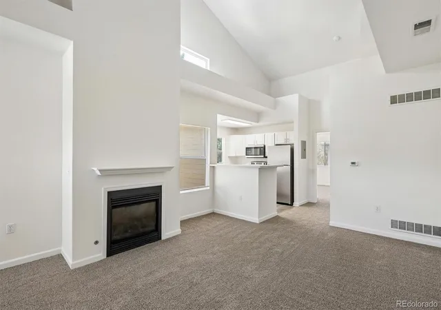 Listing Photo 5 - Condo for sale in building located at 18151 E Flora Pl, Aurora, CO 80013 - Unit #C