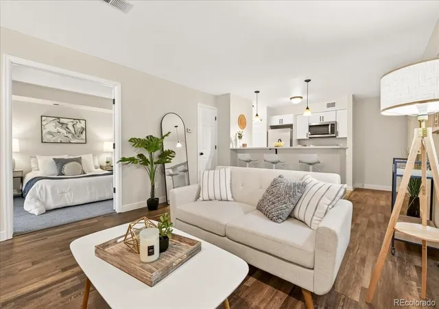 2nd image of 2575 S Syracuse Wy #I06, Denver, CO 80231 | MLS# 3510631