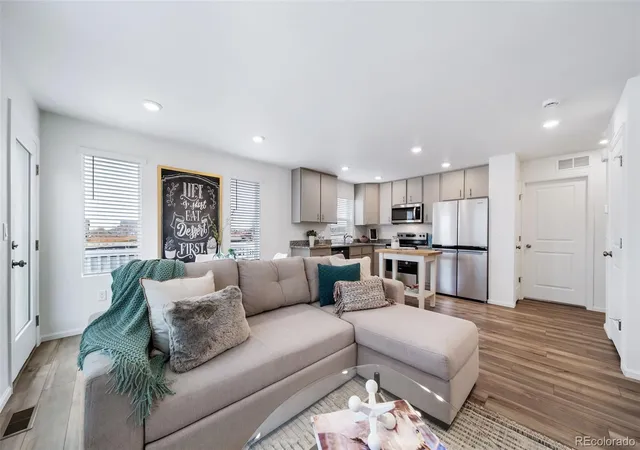 5th image of 46519 Gold Prairie Dr, Bennett, CO 80102 | MLS# 9197946
