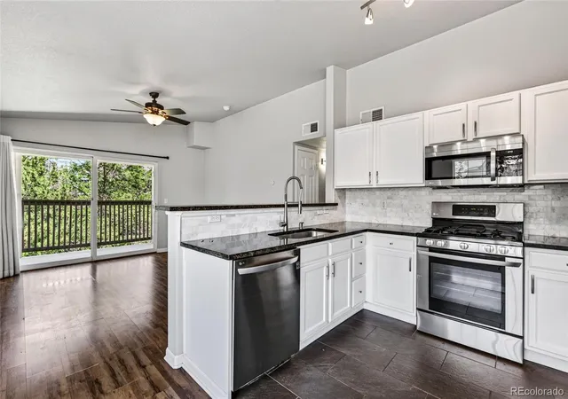 3rd image of 9992 E Idaho Cir, Aurora, CO 80247
