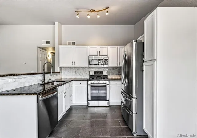 4th image of 9992 E Idaho Cir, Aurora, CO 80247